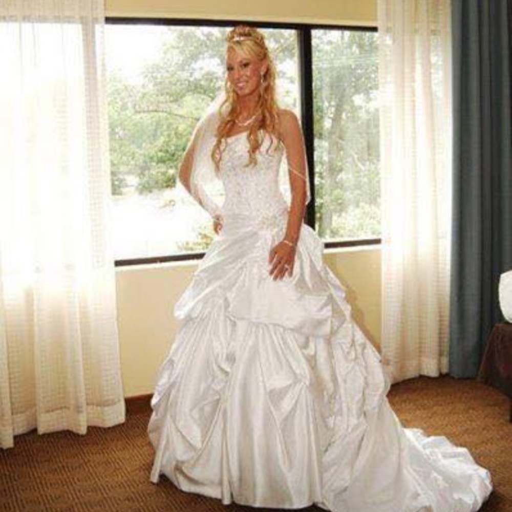 Maggie Scottero wedding dress